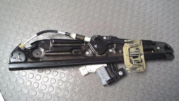 Foto: FENSTERHEBER ELEKTRISCH HINTEN LINKS ( TOURING ) eines BMW 525d Touring Aut. GTI