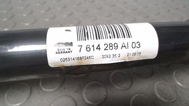 Foto: ANTRIEBSWELLE HINTEN LINKS ( AUTOMATIK ) eines BMW 525d Touring Aut. GTI