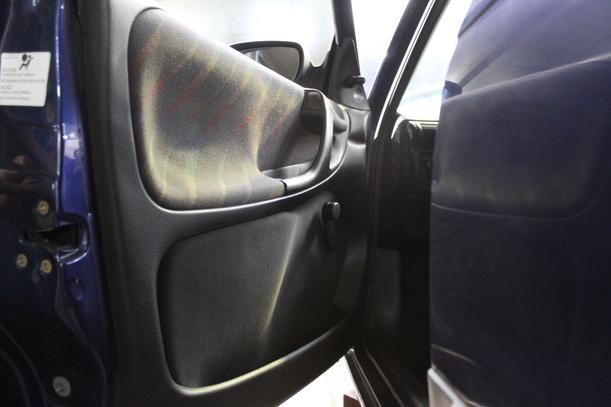 Foto: TÜR VORN LINKS ( 4/5 TÜRER ) eines Opel Astra Caravan GTI