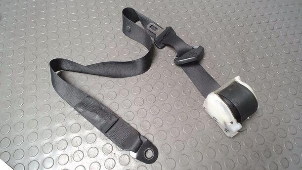 Foto: SICHERHEITSGURT VORN LINKS ( 4/5 TÜRER ) eines Opel Astra Caravan GTI