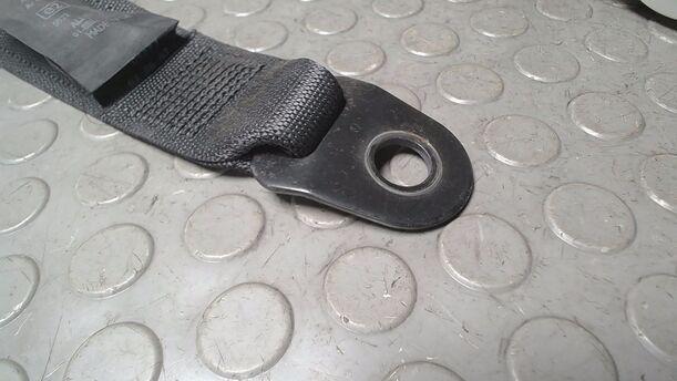 Foto: SICHERHEITSGURT VORN LINKS ( 4/5 TÜRER ) eines Opel Astra Caravan GTI