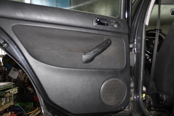 Foto: TÜR HINTEN LINKS ( VARIANT ) eines VW Golf Variant 1.9 TDI GTI