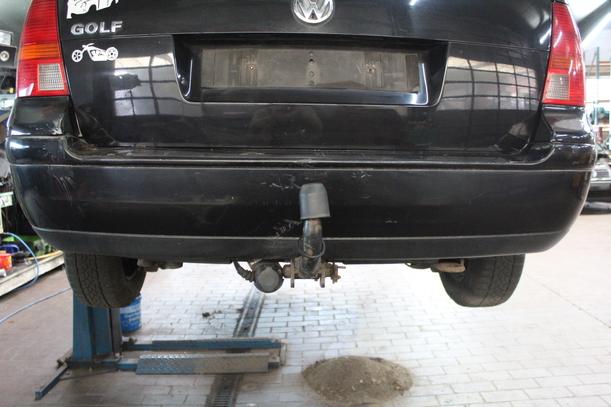 Foto: STOSSFÄNGER / STOßSTANGE HINTEN eines VW Golf Variant 1.9 TDI GTI