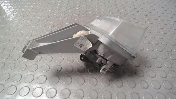 Foto: NEBELSCHEINWERFER RECHTS ( MOD 95 ) eines Opel Astra Caravan GTI