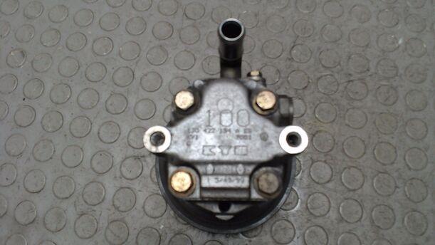 Foto: PUMPE SERVOLENKUNG / SERVOPUMPE eines VW Golf Variant 1.9 TDI GTI