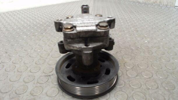 Foto: PUMPE SERVOLENKUNG / SERVOPUMPE eines VW Golf Variant 1.9 TDI GTI