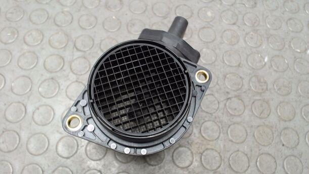 Foto: LUFTMASSENMESSER BOSCH eines VW Golf Variant 1.9 TDI GTI