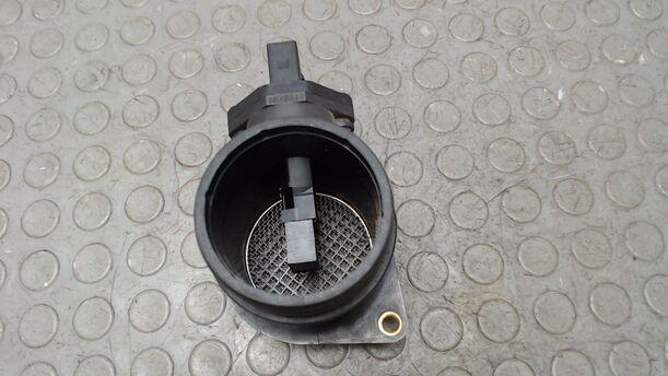 Foto: LUFTMASSENMESSER BOSCH eines VW Golf Variant 1.9 TDI GTI
