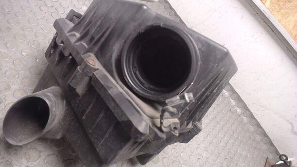 Foto: LUFTFILTERGHEHÄUSE eines Opel Corsa 1.3 CDTI GTI