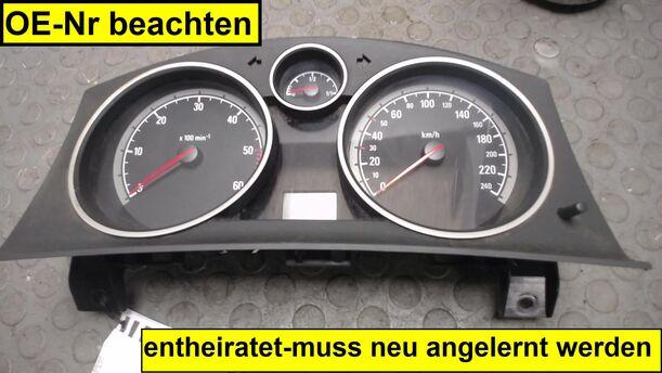 Foto: TACHOEINHEIT / INSTRUMENTENTAFEL (ENTHEIRATET) eines Opel Astra 1.7 CDTI Caravan GTI