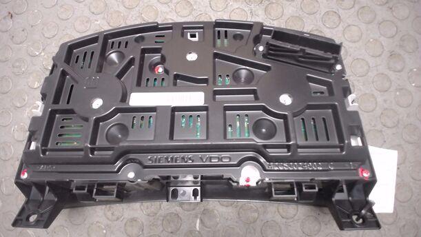 Foto: TACHOEINHEIT / INSTRUMENTENTAFEL (ENTHEIRATET) eines Opel Astra 1.7 CDTI Caravan GTI