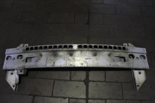 Foto: VERSTÄRKUNG VORN ( R50 ) eines Mini (BMW) Mini One GTI