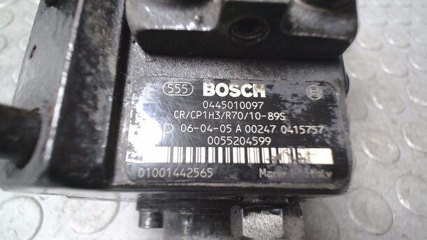 Foto: DIESELEINSPRITZPUMPE/ HOCHDRUCKPUMPE eines Opel Zafira 1.9 CDTI GTI