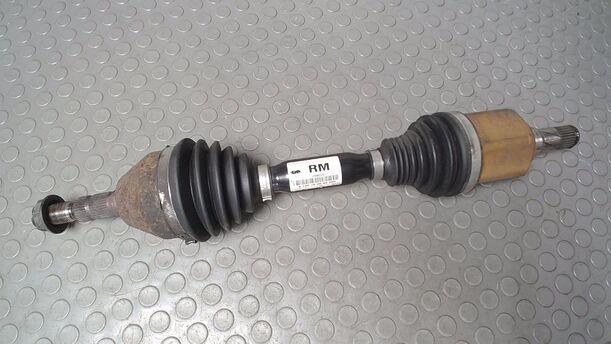 Foto: ANTRIEBSWELLE LINKS eines Opel Zafira 1.9 CDTI GTI