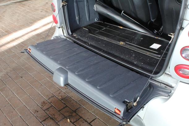 Foto: HECKKLAPPE/ HECKDECKEL UNTEN eines Smart smart & pulse GTI