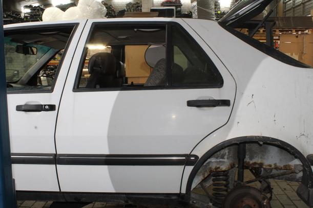 Foto: TÜR HINTEN LINKS eines Saab 9000 2.3i GTI