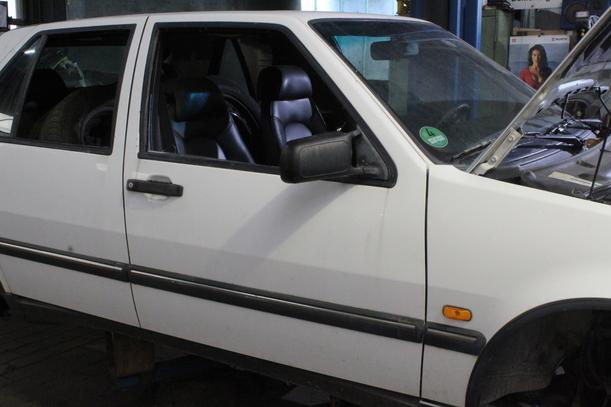 Foto: TÜR VORN RECHTS eines Saab 9000 2.3i GTI