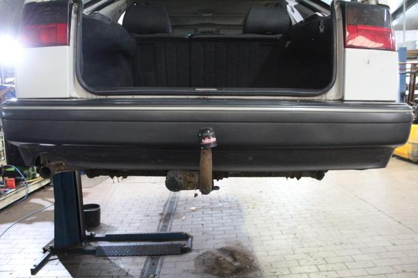 Foto: STOSSSTANGE / STOSSFÄNGER HINTEN eines Saab 9000 2.3i GTI