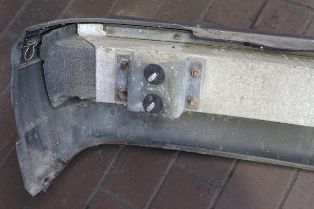 Foto: STOSSSTANGE / STOSSFÄNGER HINTEN eines Saab 9000 2.3i GTI