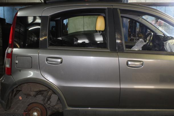 Foto: TÜR HINTEN RECHTS eines Fiat Panda 1.4 GTI