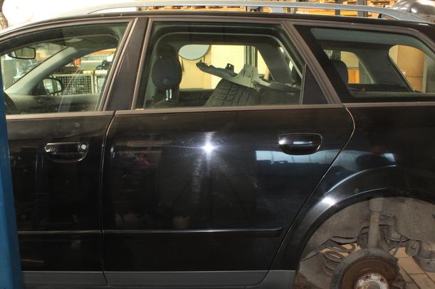 Foto: TÜR HINTEN LINKS ( AVANT ) eines Audi A4 Avant 2.0 GTI