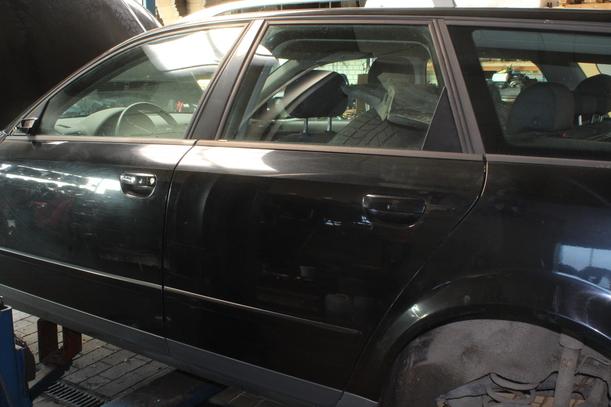 Foto: TÜR HINTEN LINKS ( AVANT ) eines Audi A4 Avant 2.0 GTI