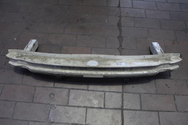 Foto: VERSTÄRKUNG HINTEN ( AVANT ) eines Audi A4 Avant 2.0 GTI