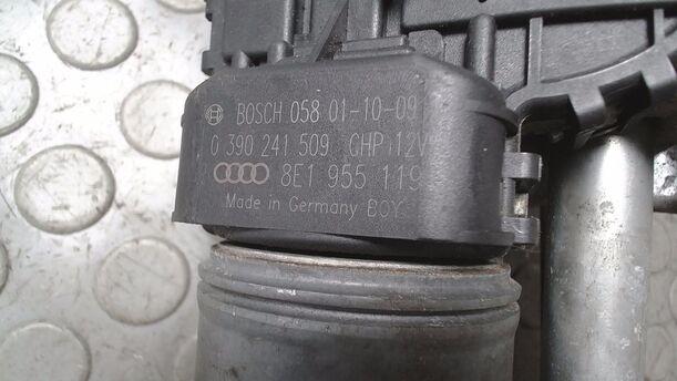 Foto: SCHEIBENWISCHERMOTOR VORN eines Audi A4 Avant 2.0 GTI