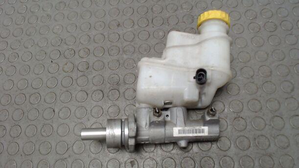 Foto: HAUPTBREMSZYLINDER eines Fiat Panda 1.4 GTI