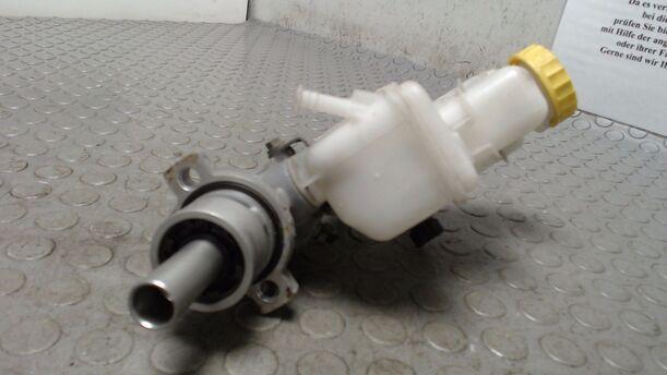 Foto: HAUPTBREMSZYLINDER eines Fiat Panda 1.4 GTI