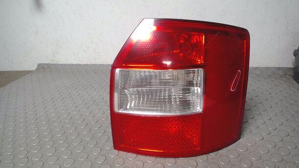 Foto: HECKLEUCHTE/ RÜCKLEUCHTE RECHTS ( AVANT ) eines Audi A4 Avant 2.0 GTI