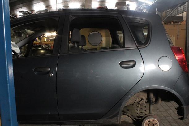 Foto: TÜR HINTEN LINKS eines Mitsubishi Colt 1.3 GTI