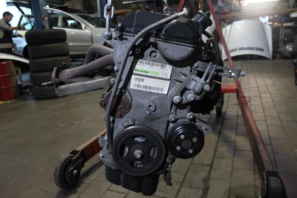 Foto: MOTOR ( 4A90 ) eines Mitsubishi Colt 1.3 GTI