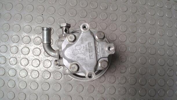 Foto: PUMPE SERVOLENKUNG/ SERVOPUMPE eines Audi A4 Avant 2.0 GTI