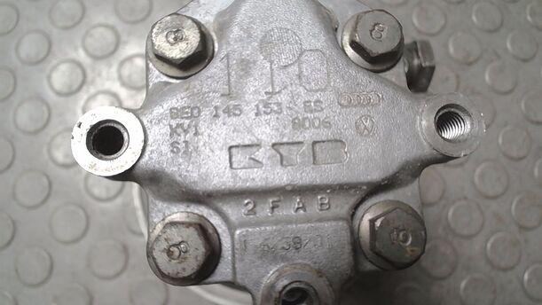 Foto: PUMPE SERVOLENKUNG/ SERVOPUMPE eines Audi A4 Avant 2.0 GTI