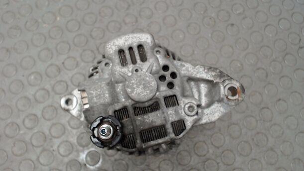 Foto: LICHTMASCHINE eines Mitsubishi Colt 1.3 DPF
