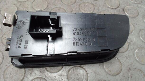 Foto: SCHALTEREINHEIT / MENUSCHALTER eines Fiat Punto 1.4 8V
