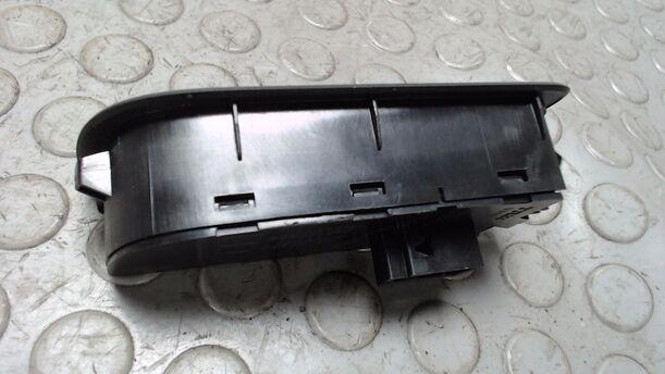Foto: SCHALTEREINHEIT / MENUSCHALTER eines Fiat Punto 1.4 8V
