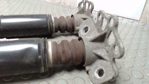 Foto: STOSSDÄMPFERPAAR HINTEN eines Fiat Punto 1.4 8V