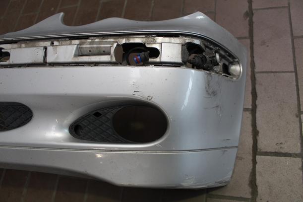 Foto: STOSSFÄNGER / STOßSTANGE VORN eines Mercedes-Benz C 180 T Kompressor