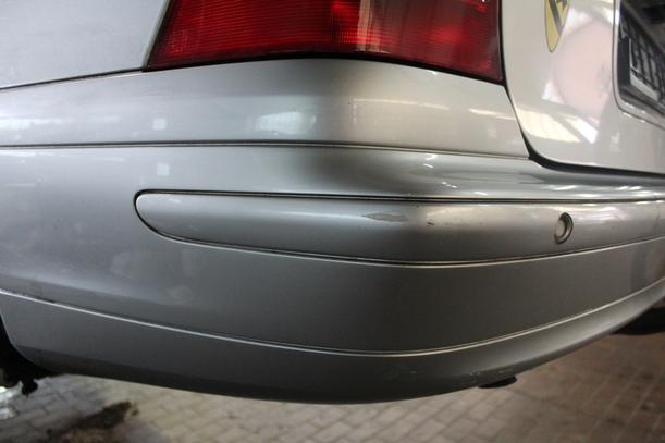 Foto: STOSSFÄNGER / STOßSTANGE HINTEN eines Mercedes-Benz C 180 T Kompressor