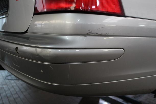 Foto: STOSSFÄNGER / STOßSTANGE HINTEN eines Mercedes-Benz C 180 T Kompressor