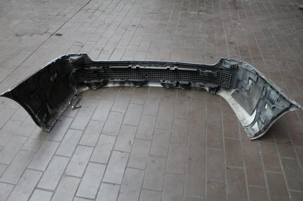 Foto: STOSSFÄNGER / STOßSTANGE HINTEN eines Mercedes-Benz C 180 T Kompressor