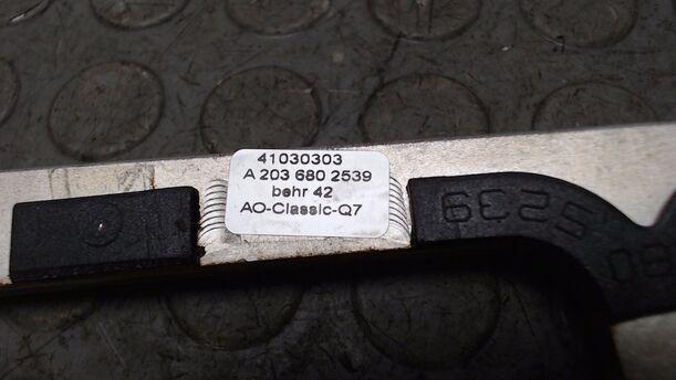 Foto: VERKLEIDUNG MITTELKONSOLE / BLENDE ARMATURENBRETT eines Mercedes-Benz C 180 T Kompressor