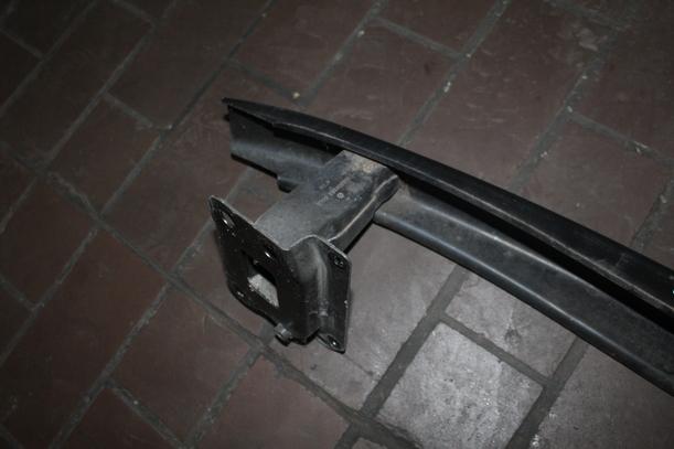 Foto: VERSTÄRKUNG HINTEN eines VW Polo 1.2