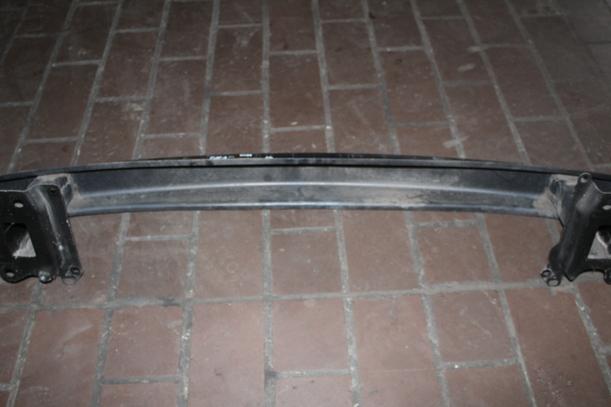 Foto: VERSTÄRKUNG HINTEN eines VW Polo 1.2