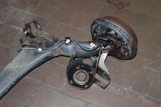 Foto: HINTERACHSE / HINTERACHSTRÄGER eines VW Polo 1.2