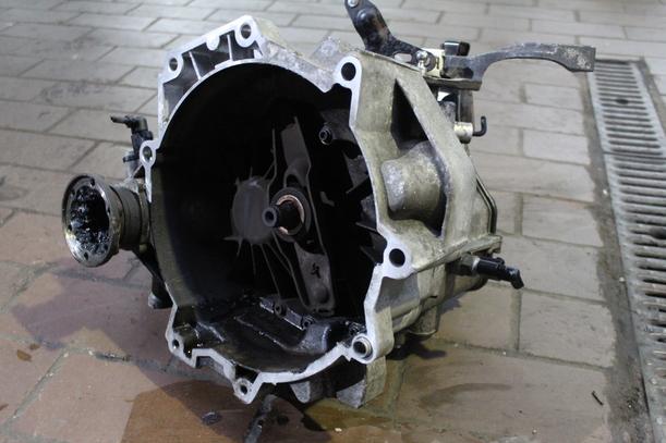 Foto: SCHALTGETRIEBE 5-GANG FQE eines VW Polo 1.2