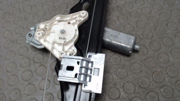 Foto: FENSTERHEBER HINTEN LINK ELEKTRISCH eines Mercedes-Benz C 180 T Kompressor