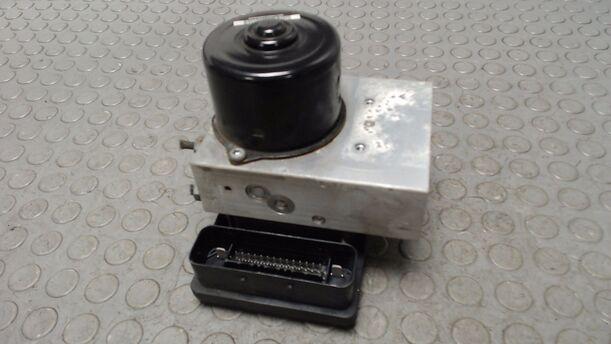 Foto: HAUPTBREMSAGGREGAT ABS / ESP eines Mercedes-Benz C 180 T Kompressor